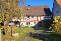 Mehrfamilienhaus mit viel Potenzial in 37139 Adelebsen-Lödingsen!