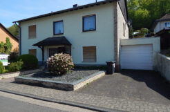 Freistehendes Einfamilienhaus mit Garage und Garten in Northeim!